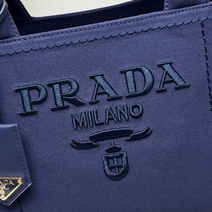 スーパーコピー プラダ キーホルダー