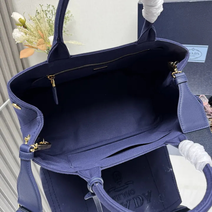 スーパーコピー プラダ キーホルダー