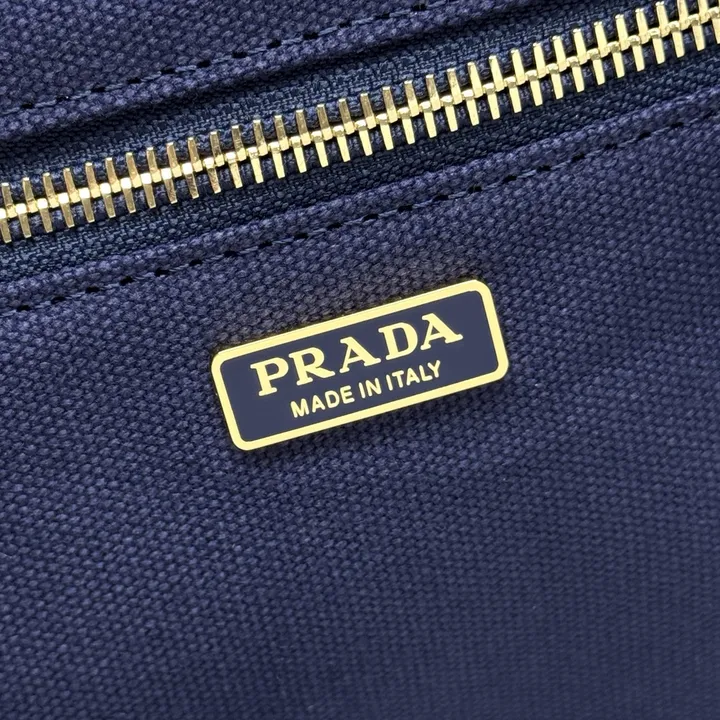 スーパーコピー プラダ キーホルダー