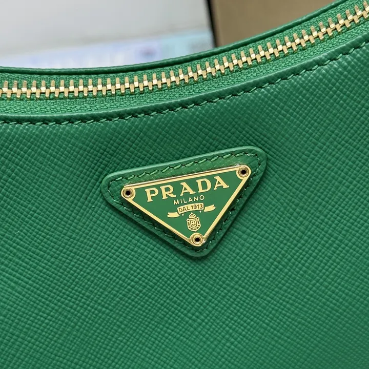 スーパーコピー プラダ キーホルダー