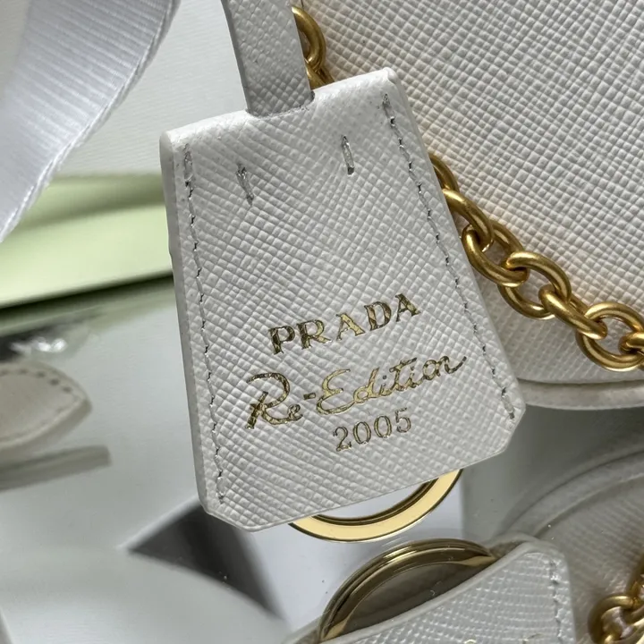 スーパーコピー プラダ キーホルダー