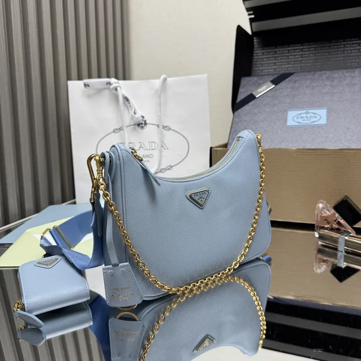 スーパーコピー プラダ キーホルダー