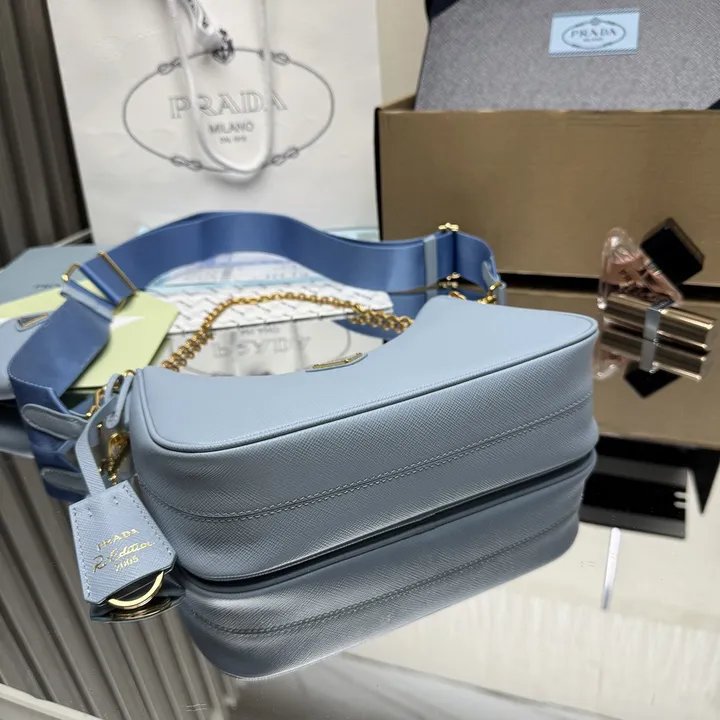 スーパーコピー プラダ キーホルダー