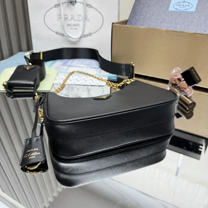 スーパーコピー プラダ キーホルダー