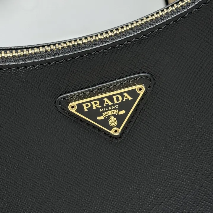 スーパーコピー プラダ キーホルダー