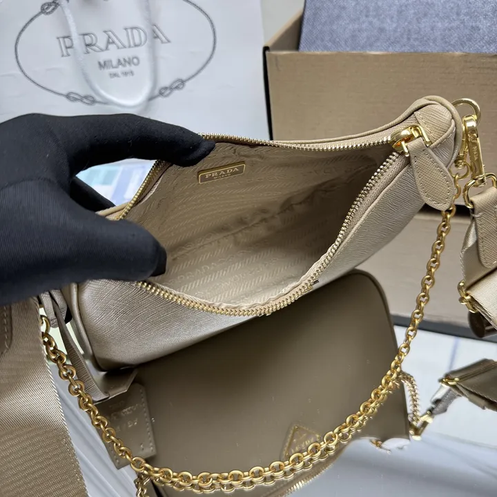 スーパーコピー バレンシアガ キーホルダー