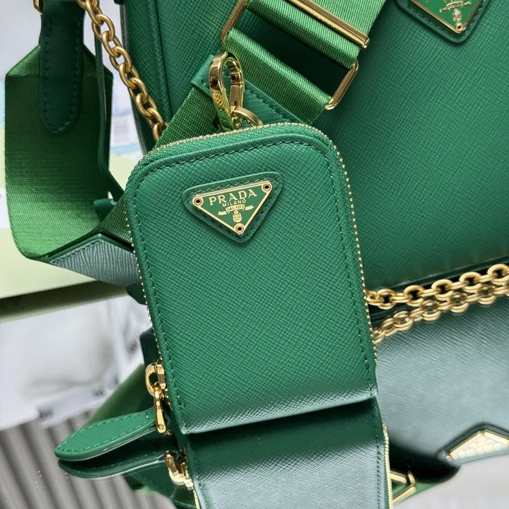 スーパーコピー バレンシアガ キーホルダー