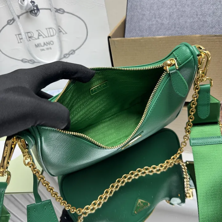 スーパーコピー バレンシアガ キーホルダー