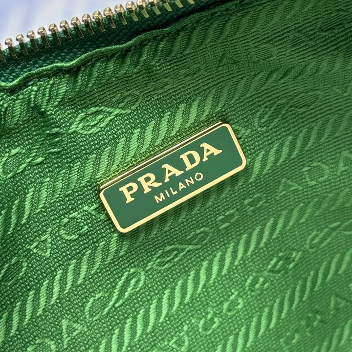 スーパーコピー バレンシアガ キーホルダー