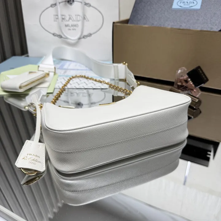 スーパーコピー バレンシアガ キーホルダー