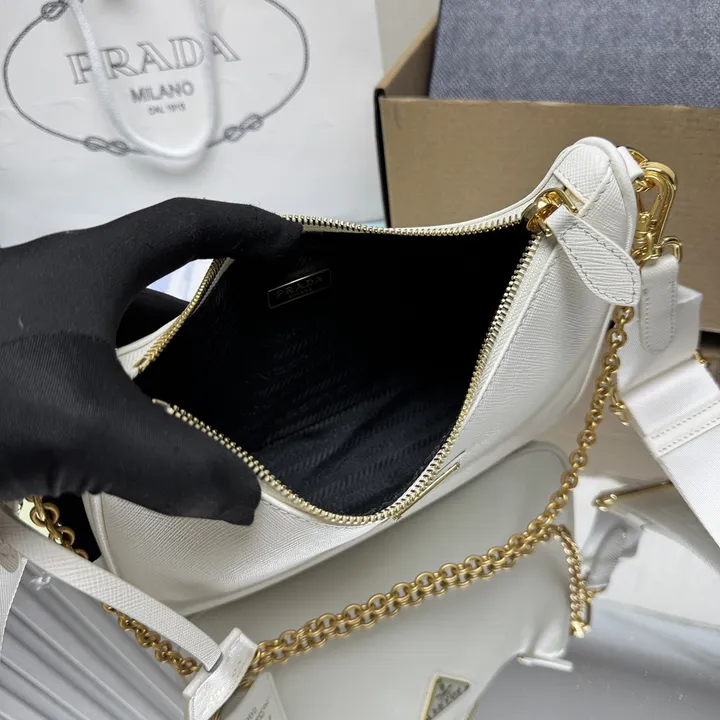 スーパーコピー バレンシアガ キーホルダー