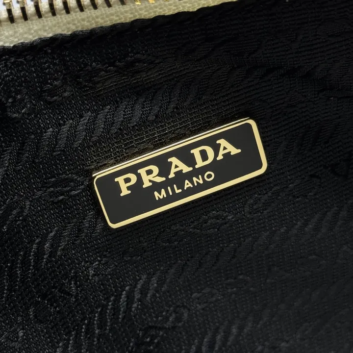 スーパーコピー バレンシアガ キーホルダー