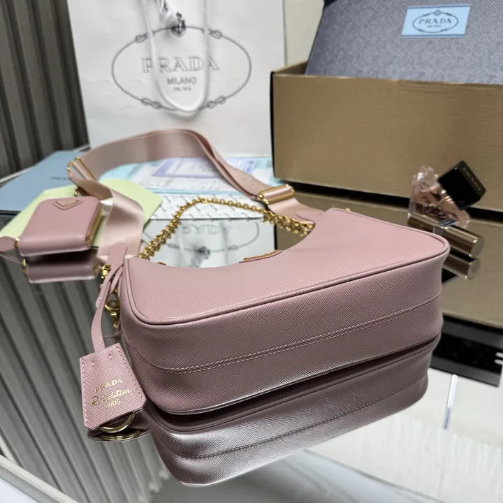 スーパーコピー バレンシアガ キーホルダー