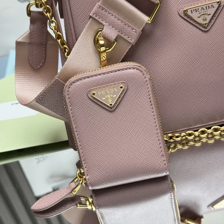 スーパーコピー バレンシアガ キーホルダー