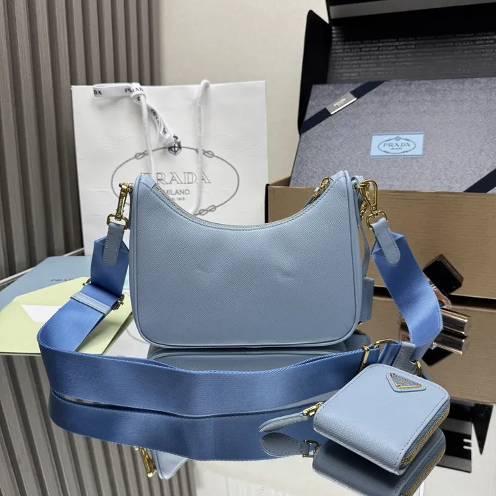 スーパーコピー バレンシアガ キーホルダー