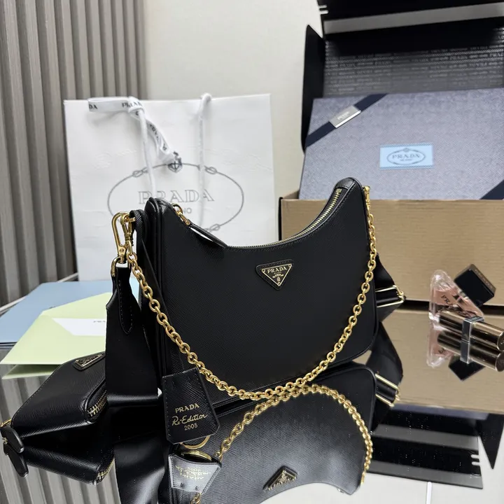 スーパーコピー バレンシアガ キーホルダー