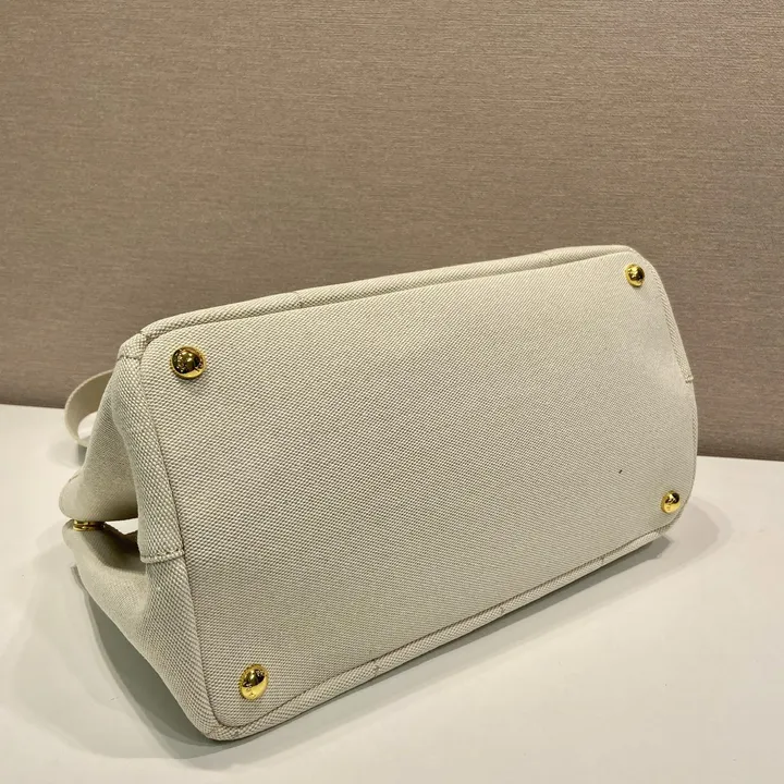 スーパーコピー プラダ キーホルダー