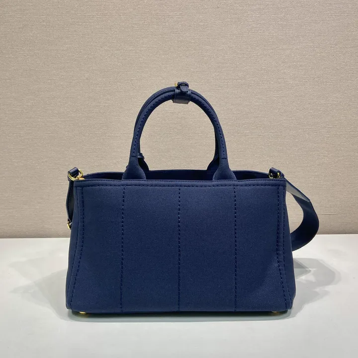 スーパーコピー プラダ キーホルダー