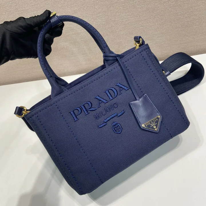 スーパーコピー プラダ キーホルダー