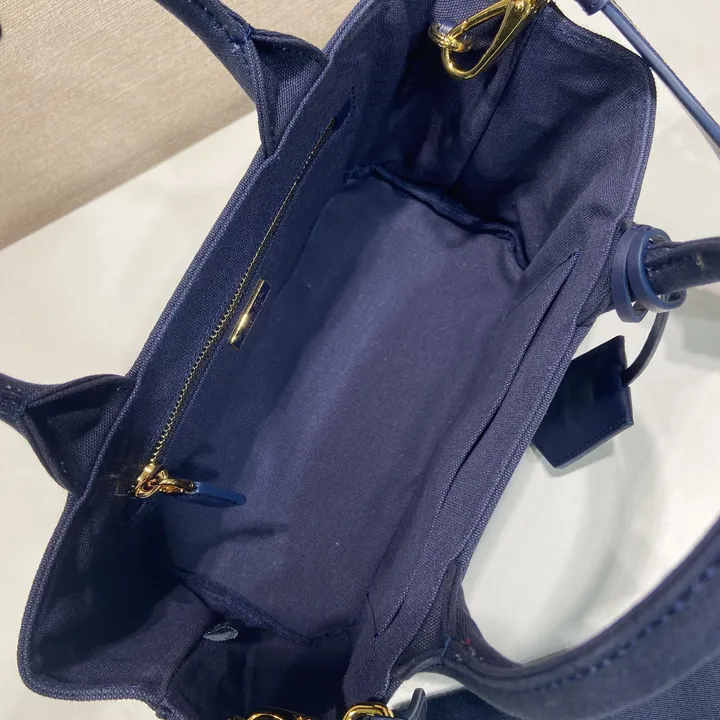 スーパーコピー プラダ キーホルダー