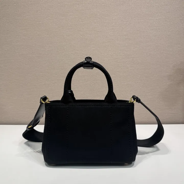 スーパーコピー プラダ キーホルダー