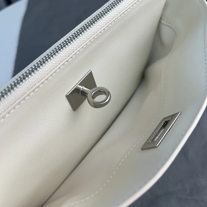 スーパーコピー ディオール キーホルダー