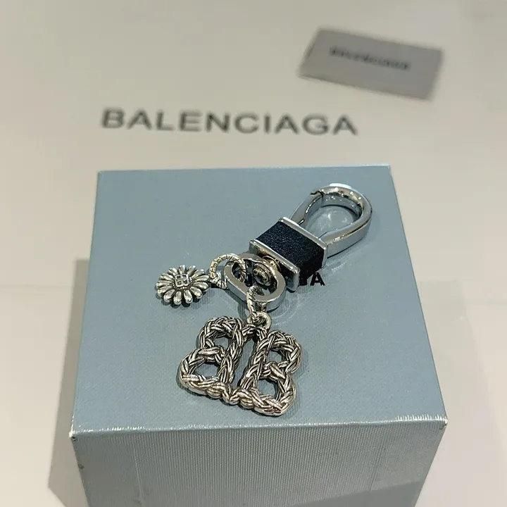 スーパーコピー バレンシアガ キーホルダー