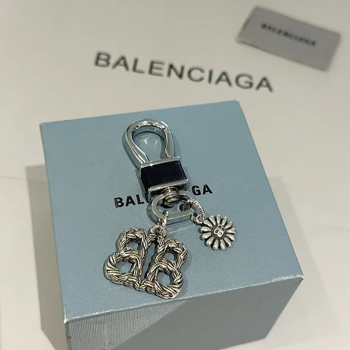 スーパーコピー バレンシアガ キーホルダー