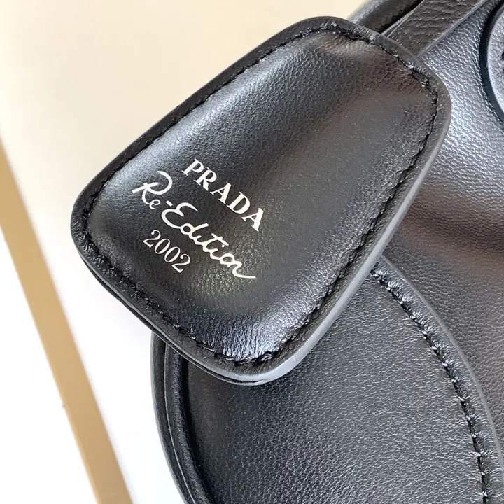 スーパーコピー プラダ キーホルダー