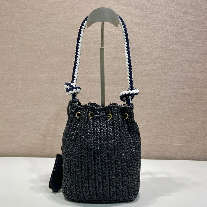 スーパーコピー バレンシアガ キーホルダー