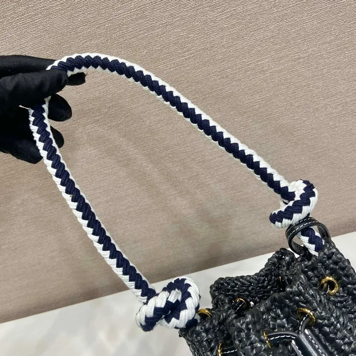 スーパーコピー バレンシアガ キーホルダー