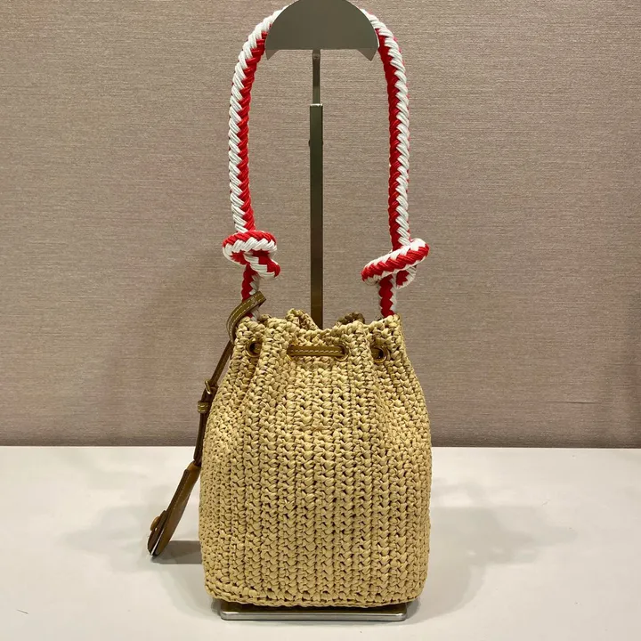 スーパーコピー バレンシアガ キーホルダー