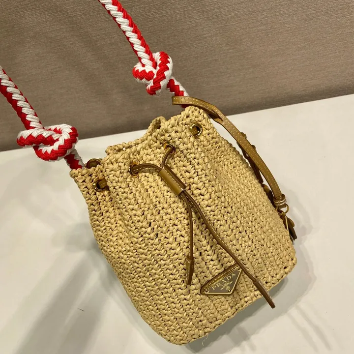 スーパーコピー バレンシアガ キーホルダー