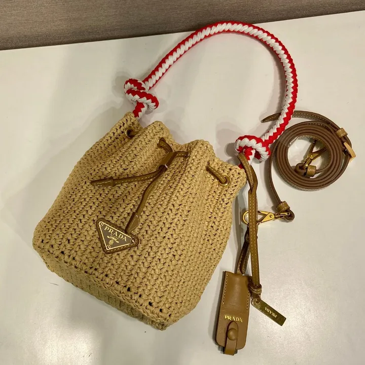 スーパーコピー バレンシアガ キーホルダー