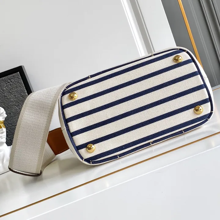 スーパーコピー バレンシアガ キーホルダー