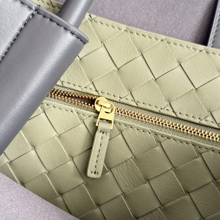 スーパーコピー ボッテガ ヴェネタ キーホルダー