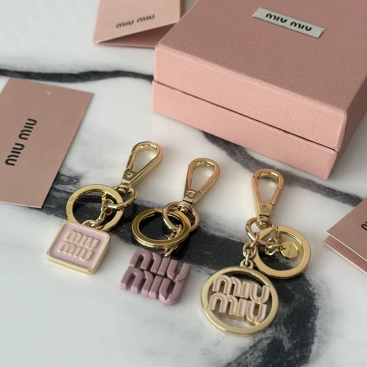 スーパーコピー ミュウミュウ キーホルダー