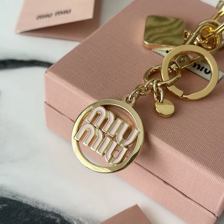 スーパーコピー ミュウミュウ キーホルダー