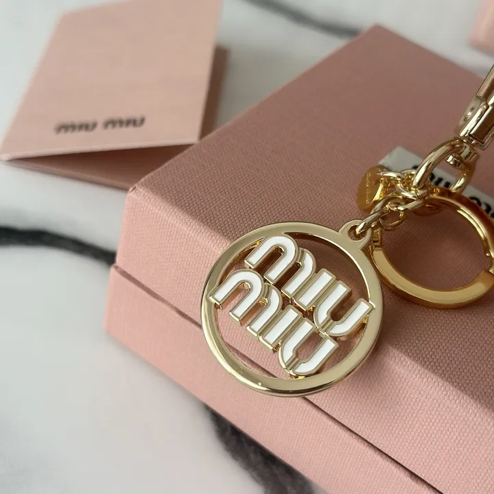 スーパーコピー ミュウミュウ キーホルダー