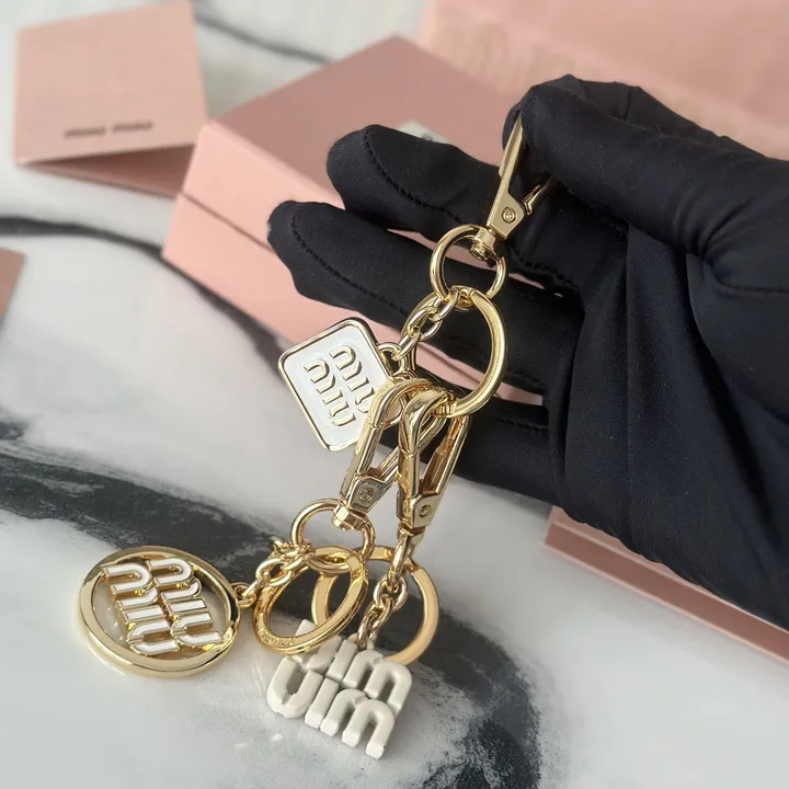 スーパーコピー ミュウミュウ キーホルダー