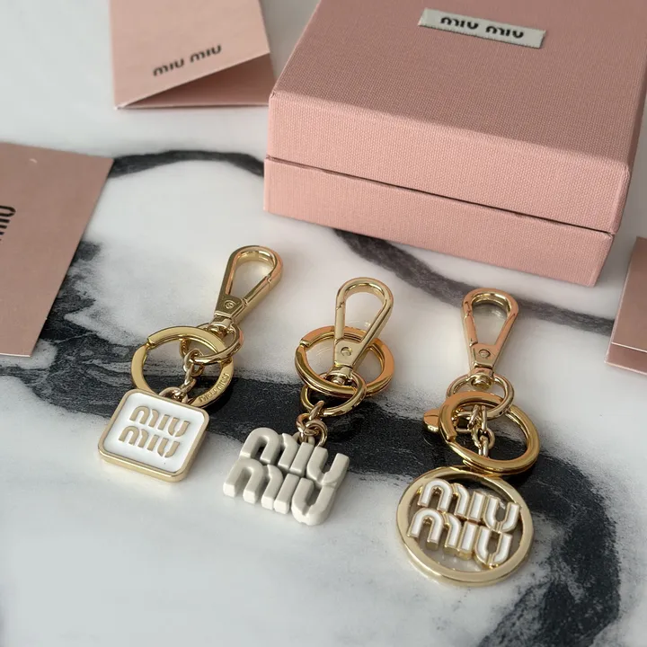 スーパーコピー ミュウミュウ キーホルダー