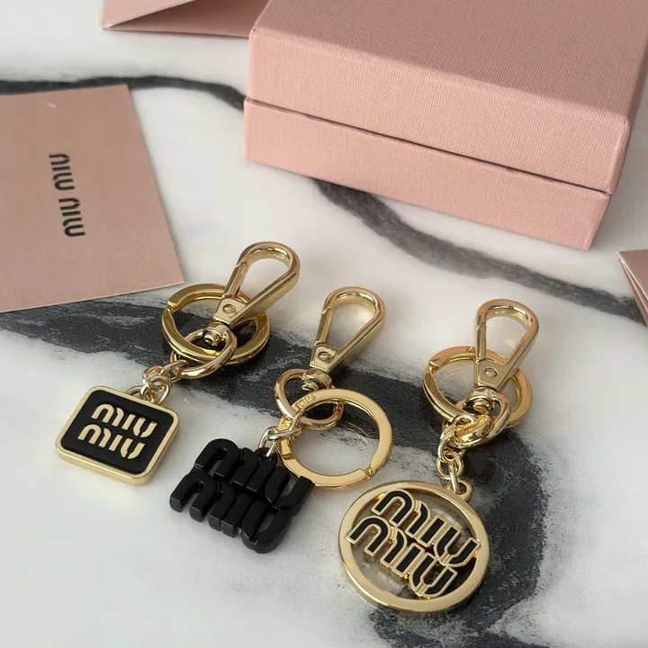 スーパーコピー ミュウミュウ キーホルダー