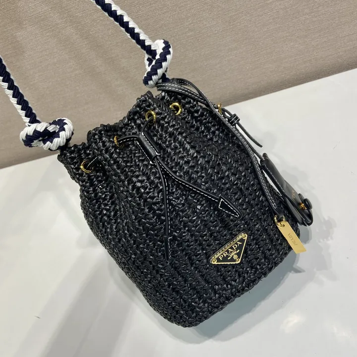 スーパーコピー プラダ キーホルダー