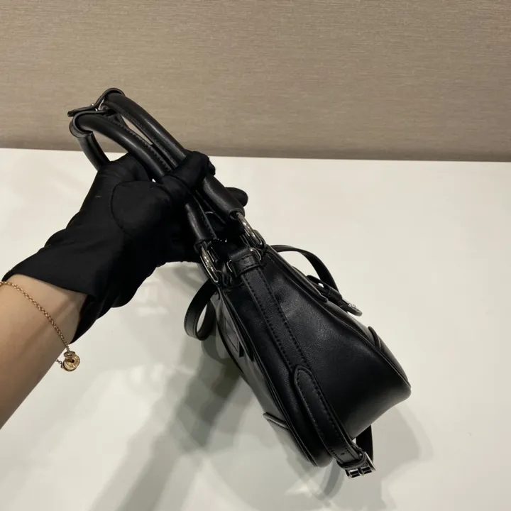 スーパーコピー プラダ キーホルダー