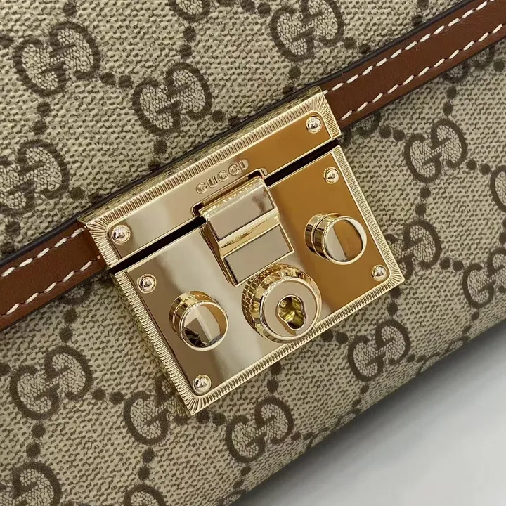 スーパーコピー ルイヴィトン キーホルダー