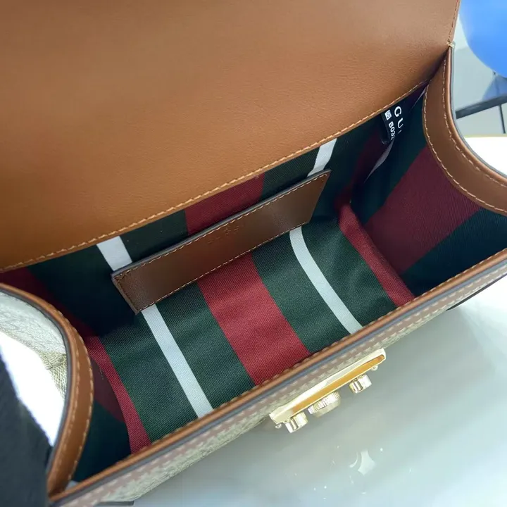 スーパーコピー ルイヴィトン キーホルダー