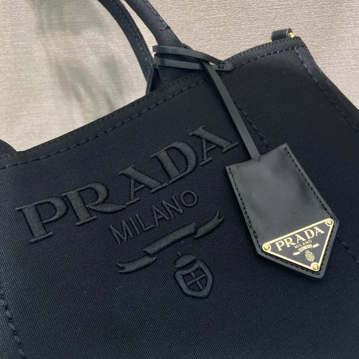 スーパーコピー プラダ キーホルダー