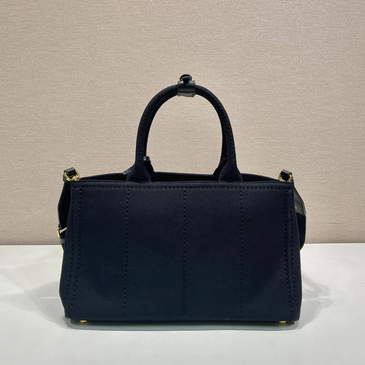 スーパーコピー プラダ キーホルダー