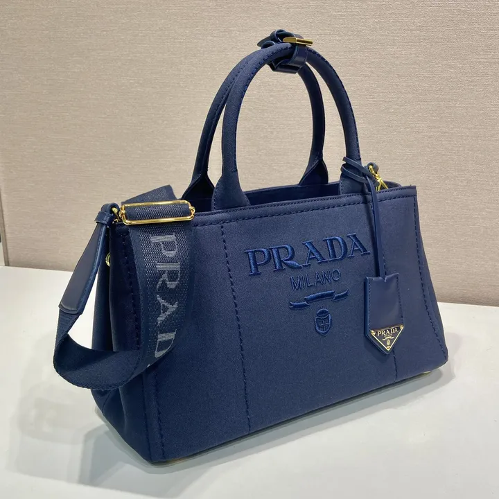 スーパーコピー プラダ キーホルダー