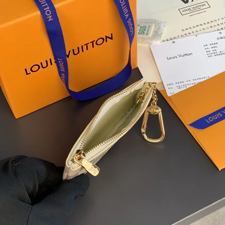 スーパーコピー ルイヴィトン キーホルダー